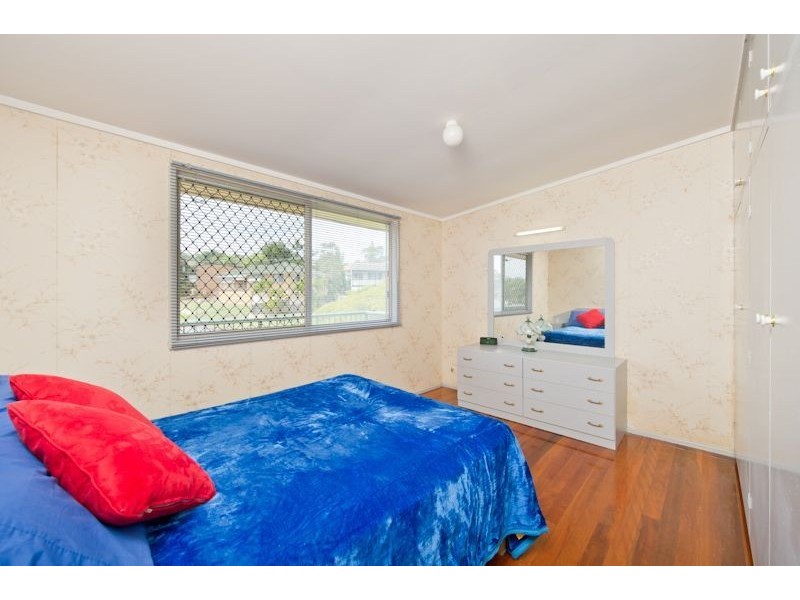 2 McQueen Street, Stafford Heights QLD 4053