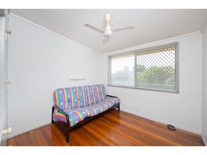 2 McQueen Street, Stafford Heights QLD 4053