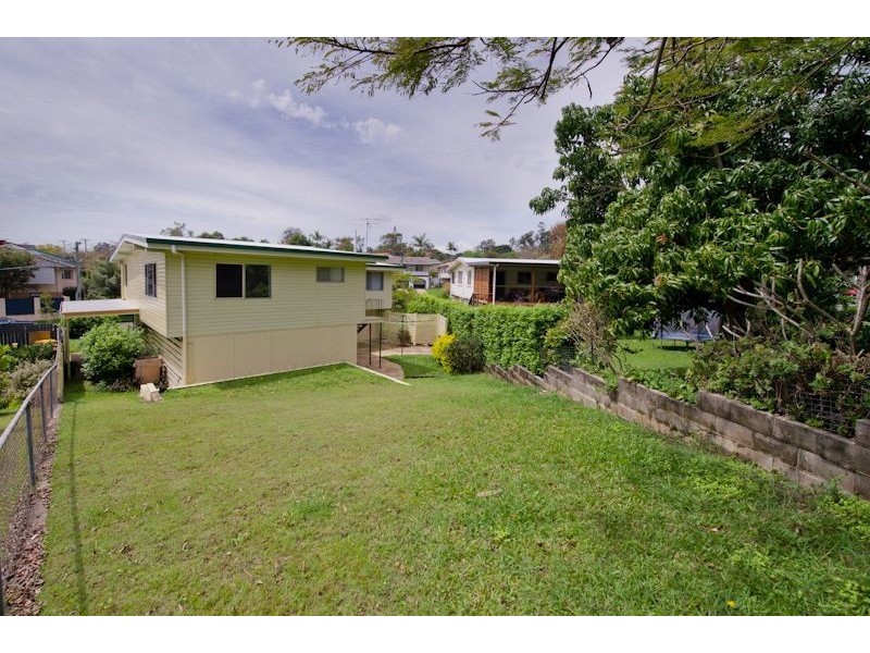 2 McQueen Street, Stafford Heights QLD 4053