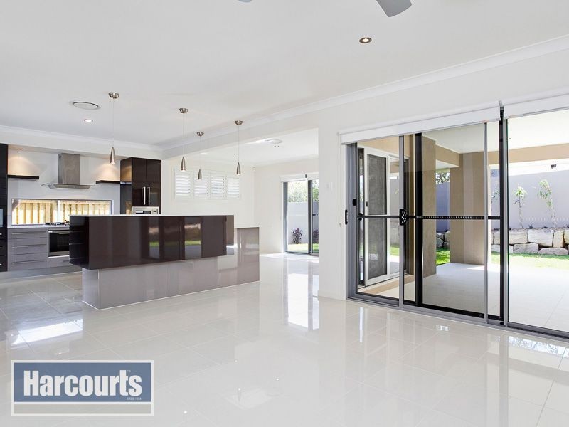 2 Patricia Drive, The Gap QLD 4061