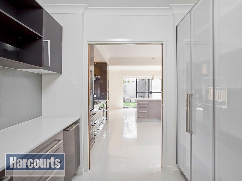 2 Patricia Drive, The Gap QLD 4061