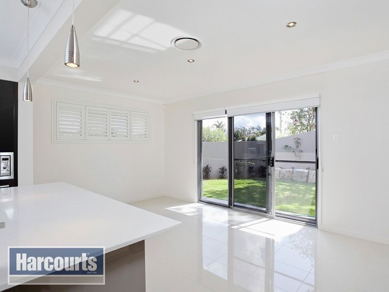 2 Patricia Drive, The Gap QLD 4061