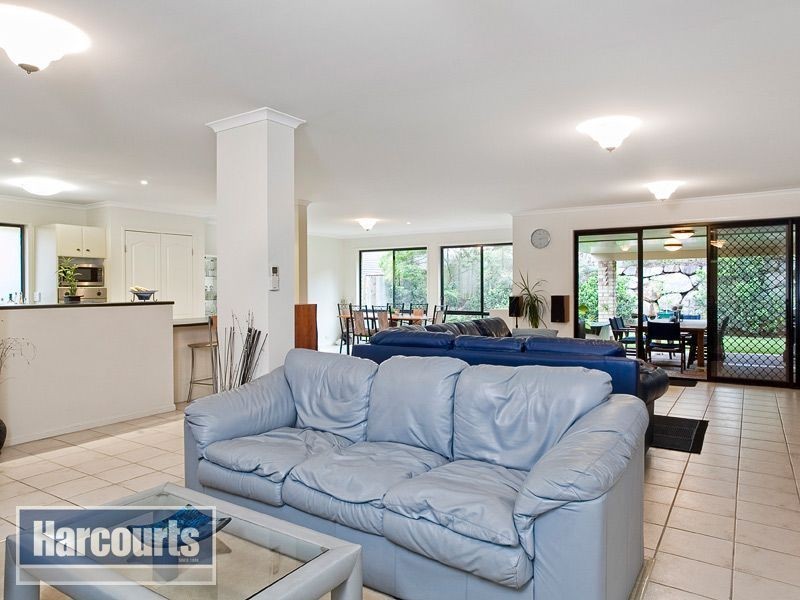 94 Selkirk Crescent, Upper Kedron QLD 4055