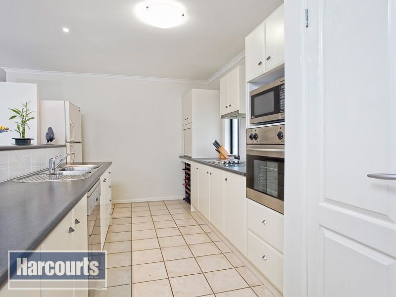 94 Selkirk Crescent, Upper Kedron QLD 4055