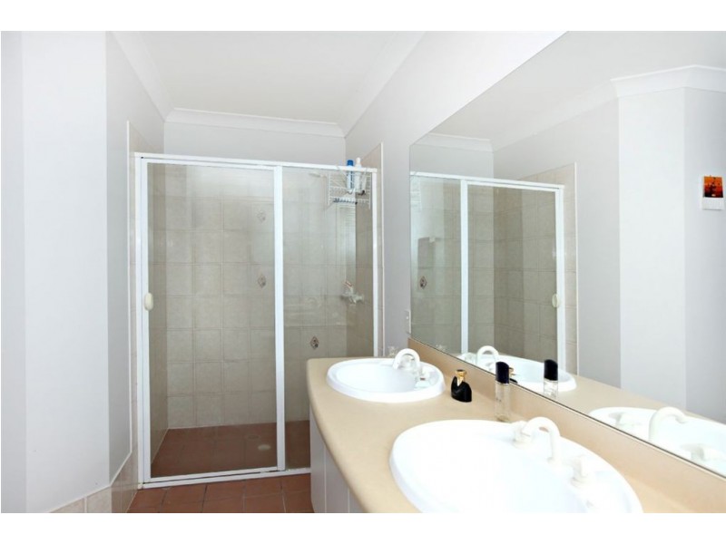 5 Maddison Place, The Gap QLD 4061