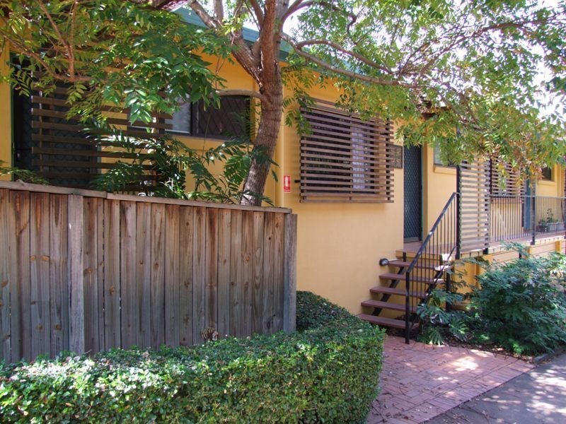 2/38 Thurlow Street, Newmarket QLD 4051