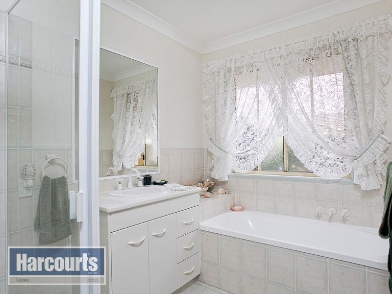 11 Redwood Place, The Gap QLD 4061