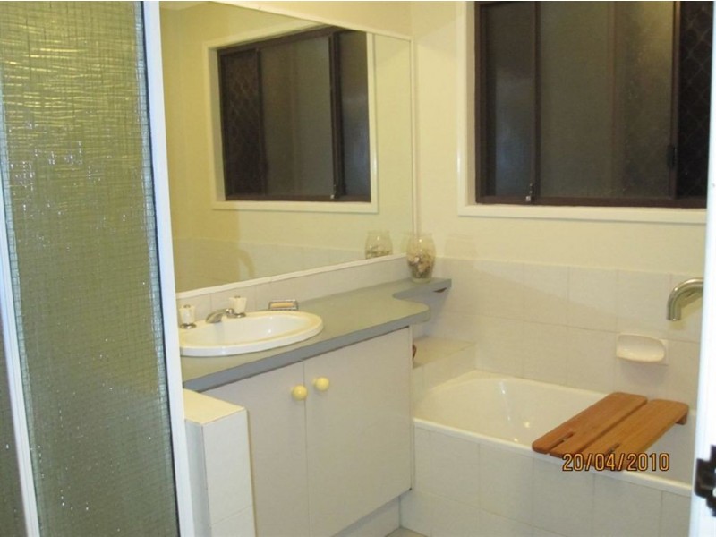 11 Denniston Court, Clear Mountain QLD 4500