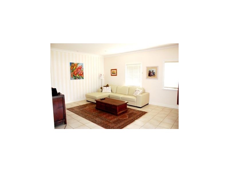 18 Corona Avenue, Ashgrove QLD 4060