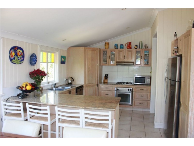 18 Corona Avenue, Ashgrove QLD 4060