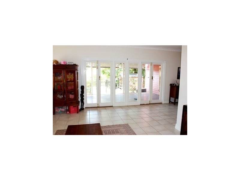 18 Corona Avenue, Ashgrove QLD 4060