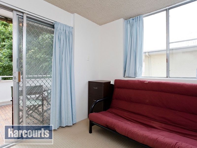 4/12 Underhill Avenue, Indooroopilly QLD 4068