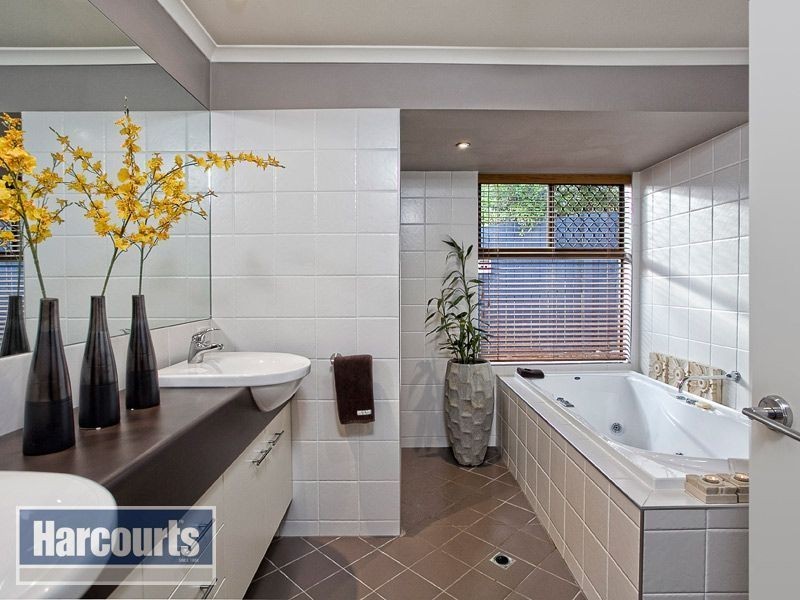 12 Walsall Street, The Gap QLD 4061