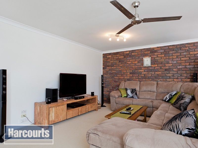 11 Kinbrace Street, Ferny Grove QLD 4055