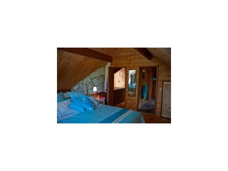 1253 Waterworks Rd, The Gap QLD 4061