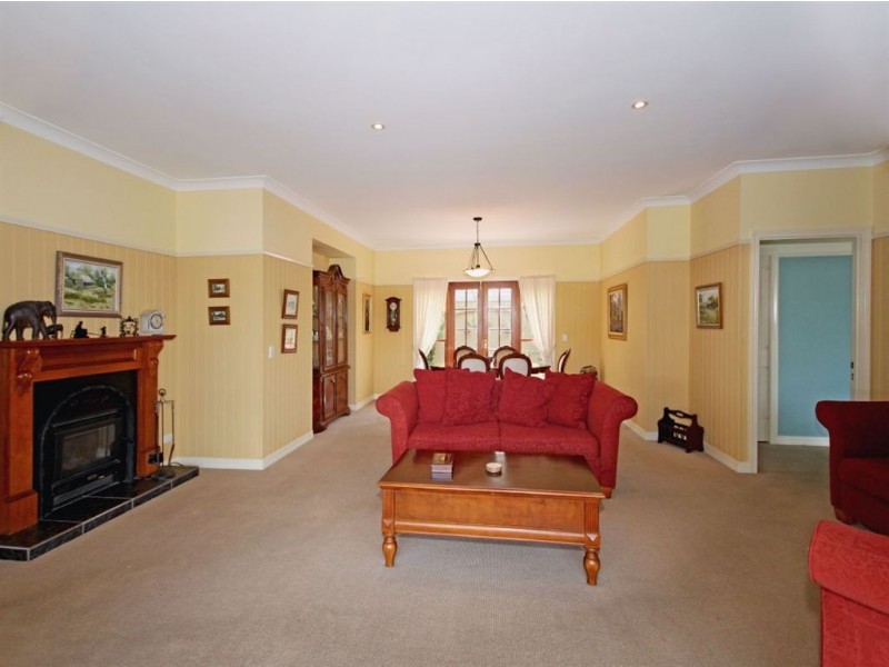 77 Kays Road, The Gap QLD 4061