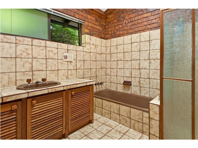 18 Petmar Street, The Gap QLD 4061
