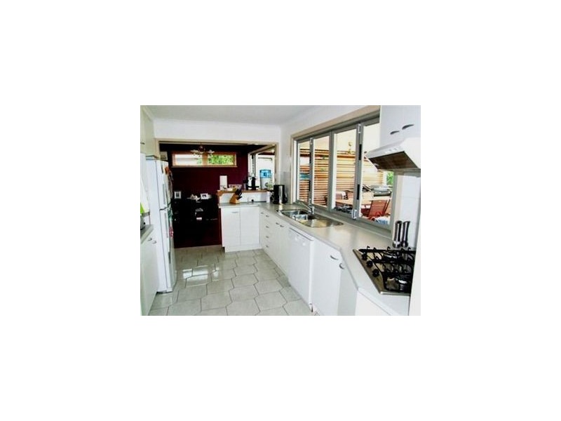 15 Kalimna Street, The Gap QLD 4061