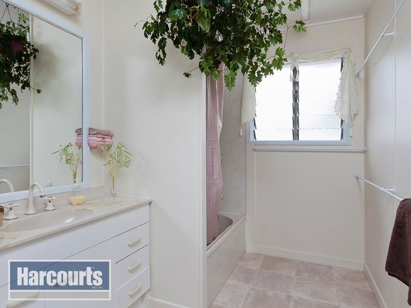 8 Kernel Street, The Gap QLD 4061