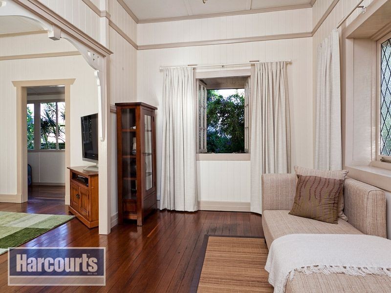 18 Parker Street, Newmarket QLD 4051