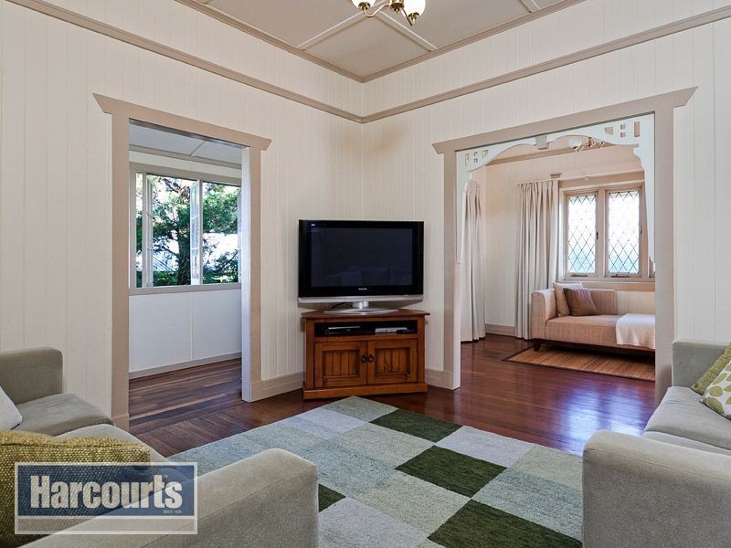 18 Parker Street, Newmarket QLD 4051