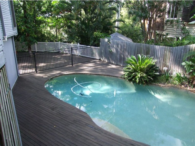 82 Outlook Crescent, Bardon QLD 4065