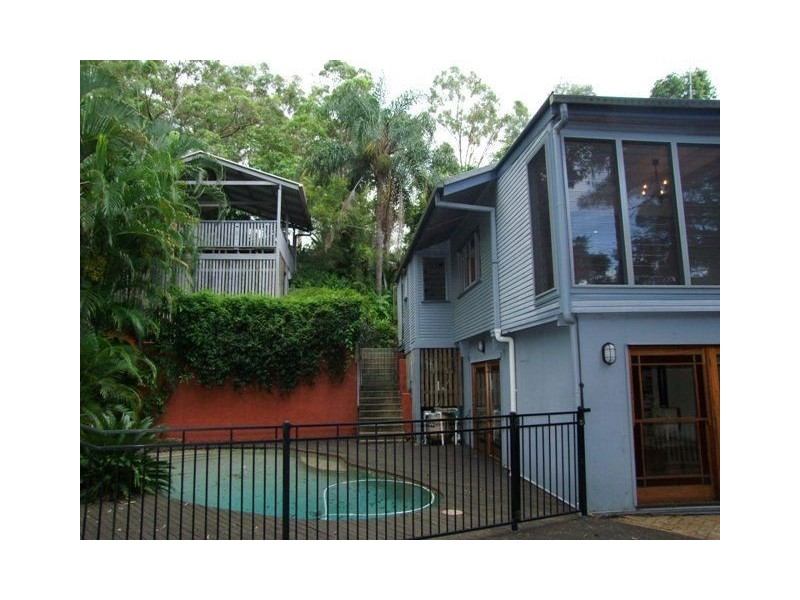 82 Outlook Crescent, Bardon QLD 4065