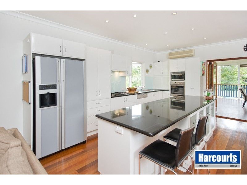 100 Frasers Road, Ashgrove QLD 4060