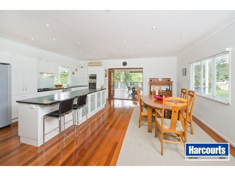100 Frasers Road, Ashgrove QLD 4060