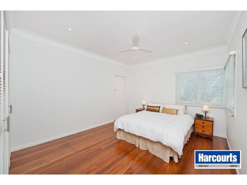 100 Frasers Road, Ashgrove QLD 4060