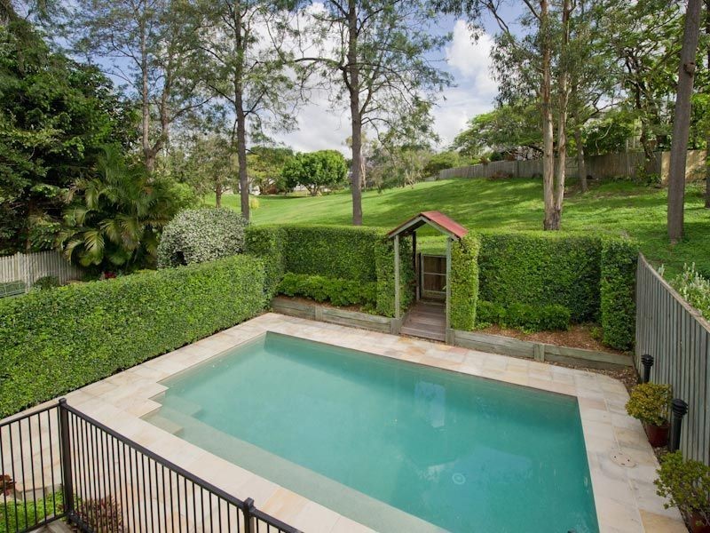 10A Royal Row, Bardon QLD 4065