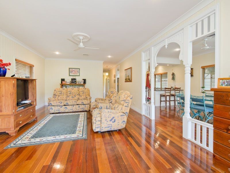 10A Royal Row, Bardon QLD 4065