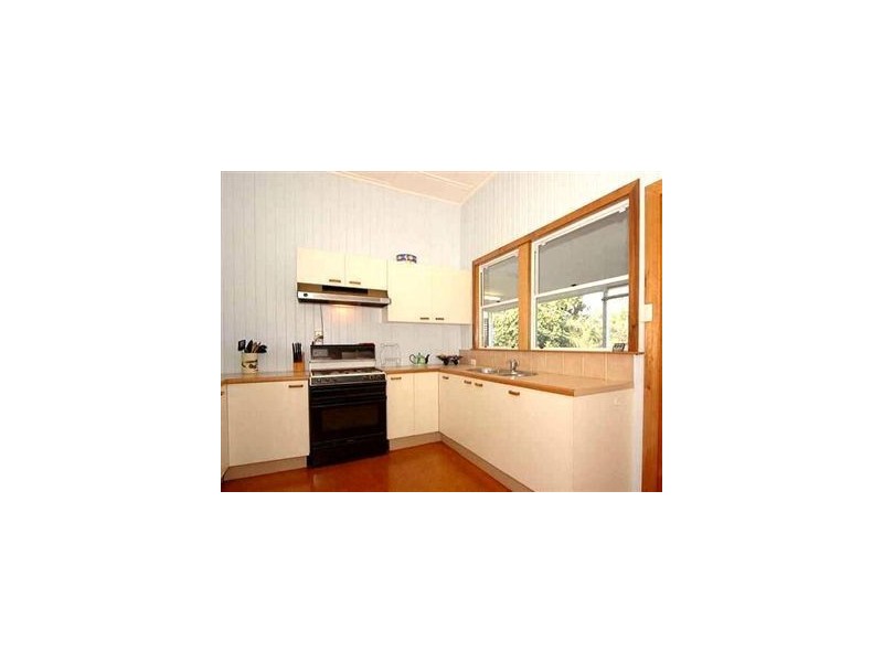 14 Banks Street, Newmarket QLD 4051