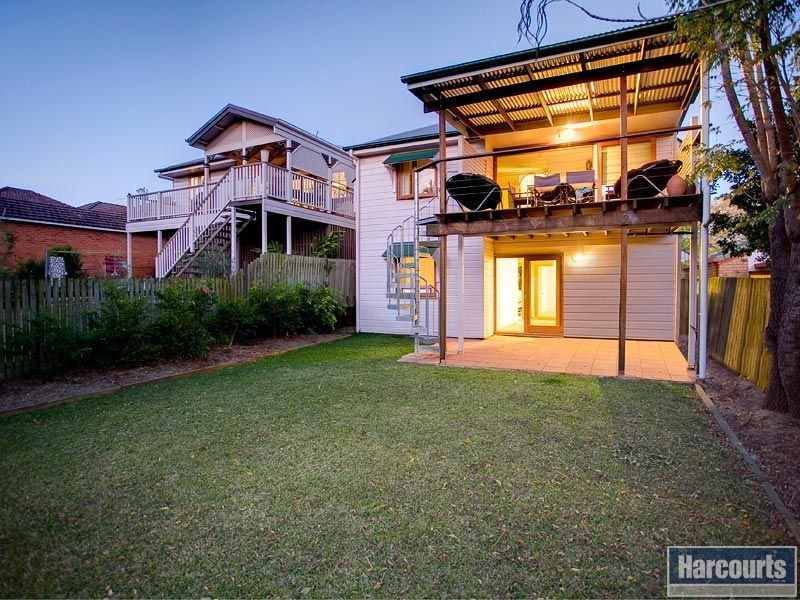 18 Gavan Street, Ashgrove QLD 4060