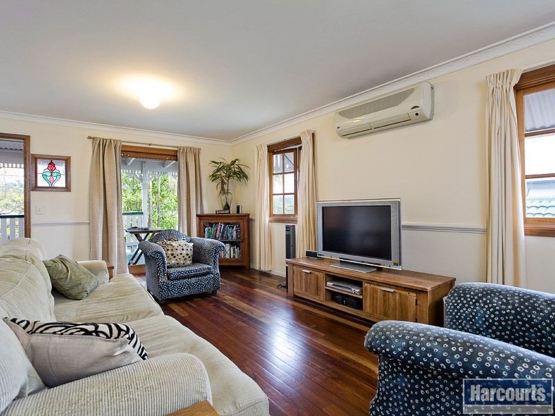 18 Gavan Street, Ashgrove QLD 4060