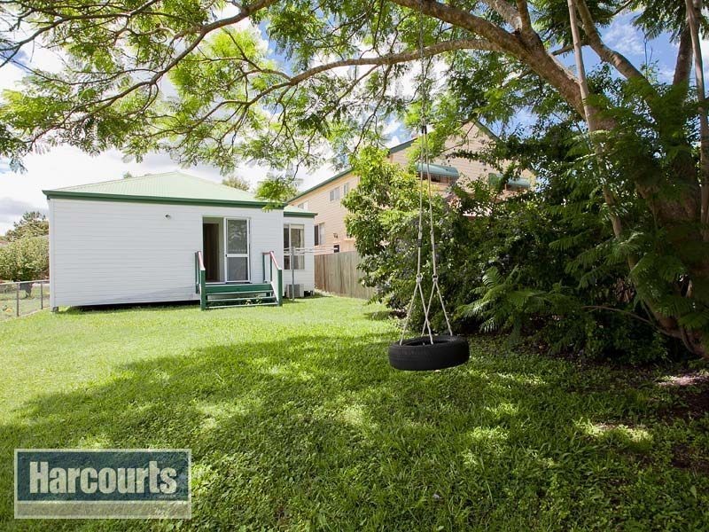 100 Glenholm Street, Mitchelton QLD 4053