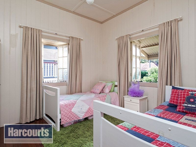 18 Parker Street, Newmarket QLD 4051