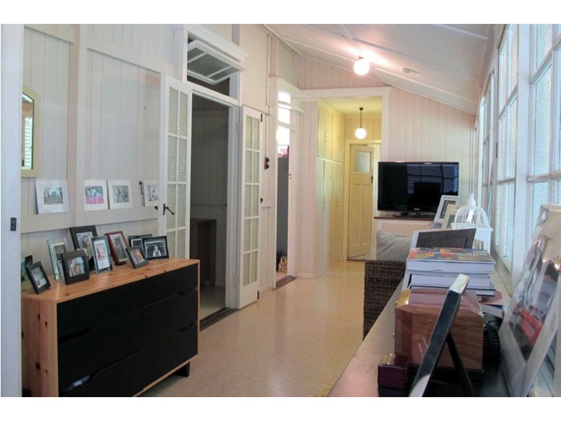 100 Leworthy Street, Bardon QLD 4065