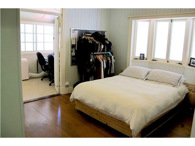 100 Leworthy Street, Bardon QLD 4065