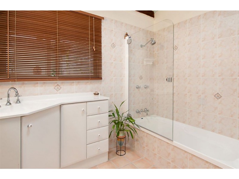 32 Settlement Road, The Gap QLD 4061