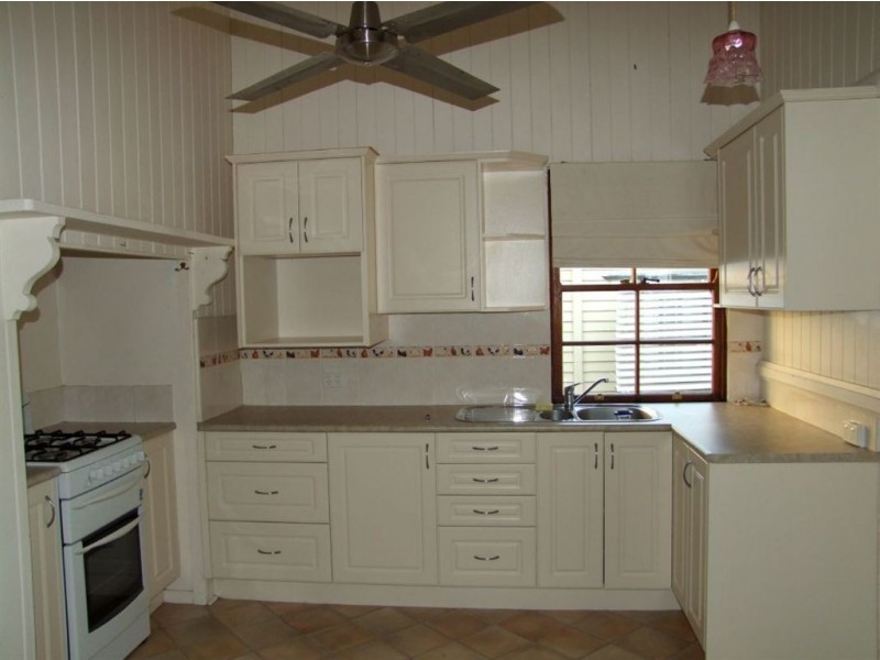 23 Warmington Rd, Ashgrove QLD 4060