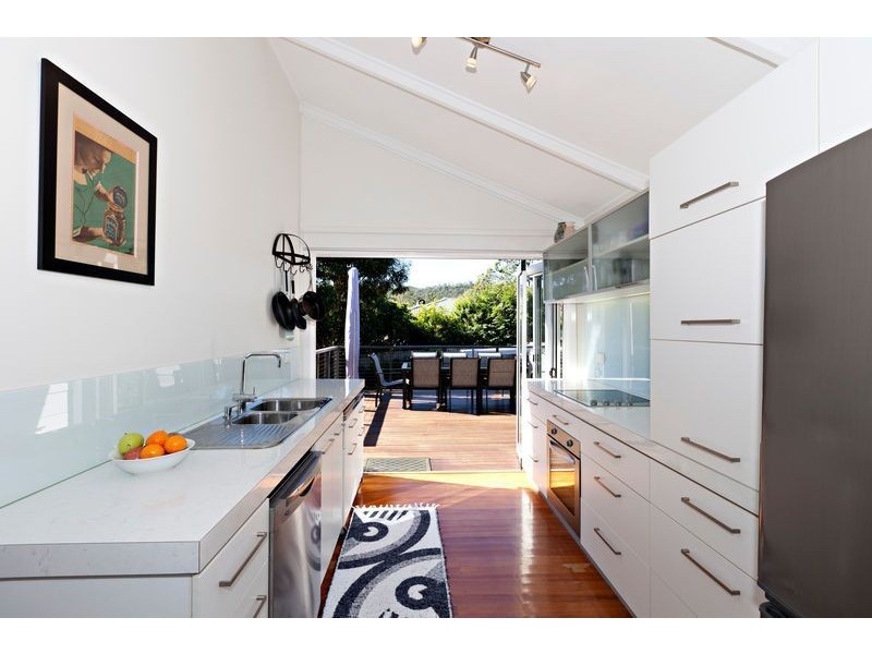 7 Warruga Street, The Gap QLD 4061