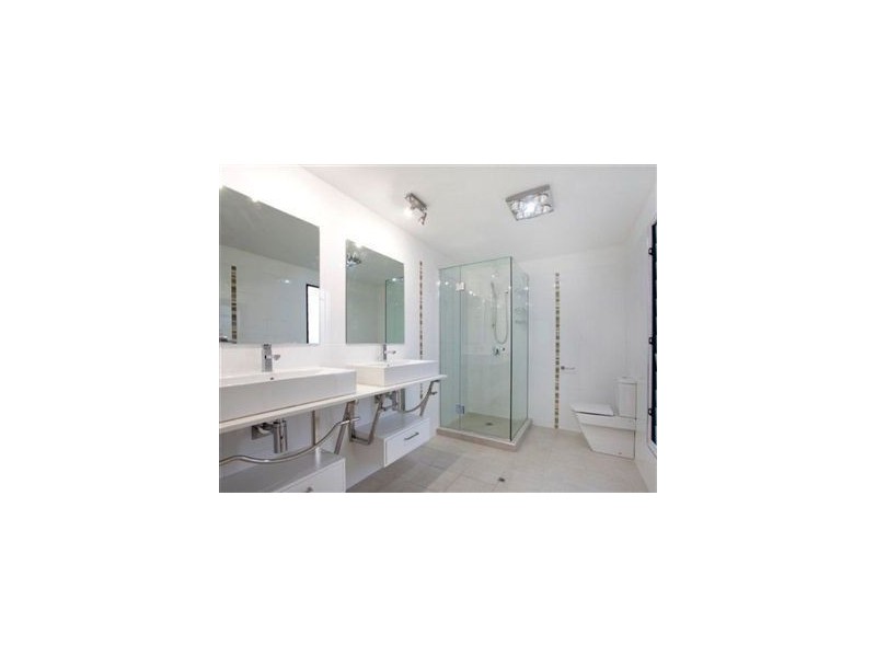 4 Kent Street, Red Hill QLD 4059