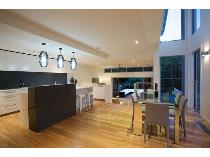 28 Fifth Avenue, Bardon QLD 4065