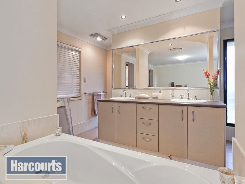45 Rise Place, Upper Kedron QLD 4055