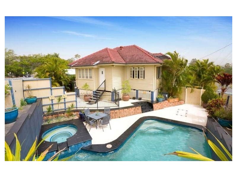 2 Gailey Street, Ashgrove QLD 4060