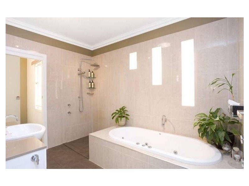 2 Gailey Street, Ashgrove QLD 4060