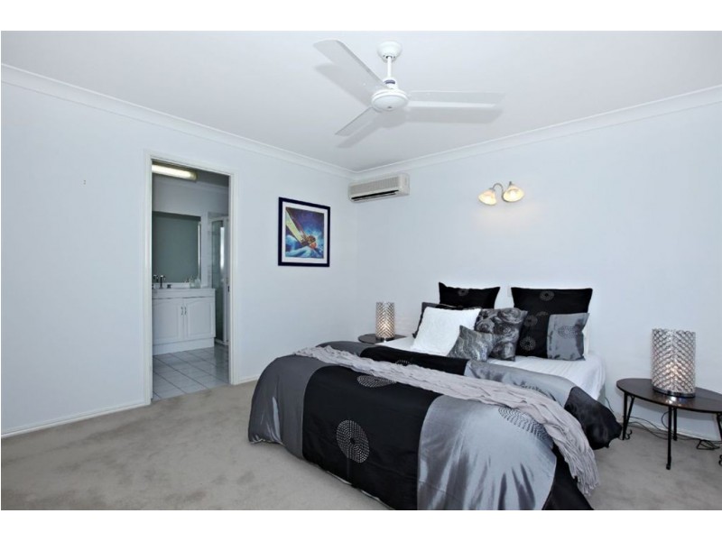 33 Parkside Crescent, The Gap QLD 4061