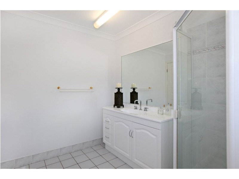 33 Parkside Crescent, The Gap QLD 4061