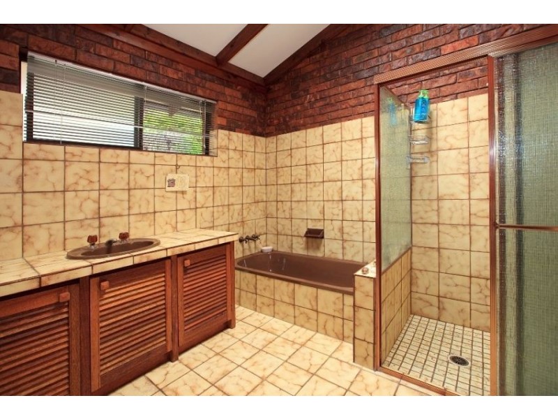 18 Petmar Street, The Gap QLD 4061